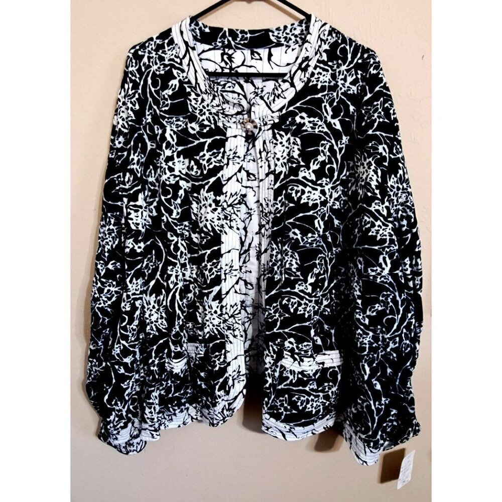 Frivolous by La Blend Women's 4X Reversible Blazer Quilted Black White Pockets